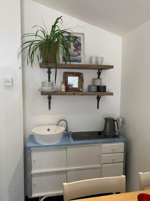 Apartamento The Garage Getaway Glastonbury Exterior foto